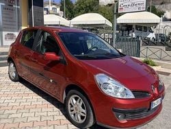 Nero Usata 2008 Renault Clio II Tre volumi | 2500 € (Buon prezzo)