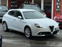 Bianco Usata 2016 Alfa Romeo Giulietta Super Tre volumi | 10.900 € (Ottimo prezzo)