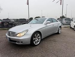 Argento Usata 2007 Mercedes CLS320 Tre volumi | 8900 € (Buon prezzo)