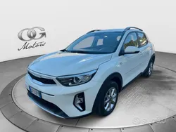 Bianco Usata 2022 Kia Stonic Urban SUV | 14.490 € (Buon prezzo)