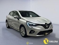 Grigio Usata 2023 Renault Clio V Intens Due volumi | 13.950 € (Buon prezzo)