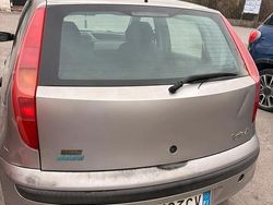 Usata 2001 Fiat Punto Due volumi | 1000 € (Molto cara)