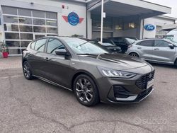 Grigio Usata 2022 Ford Focus ST-Line Tre volumi | 19.800 € (Cara)