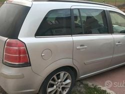 Grigio Usata 2005 Opel Zafira Monovolume | 2300 €