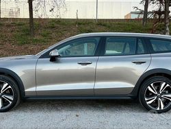 Grigio Usata 2019 Volvo V60 CC Business Edition Station wagon | 22.900 € (Buon prezzo)