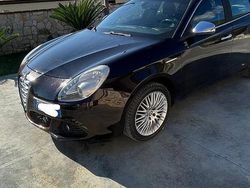 Nero Usata 2010 Alfa Romeo Giulietta Due volumi | 4500 € (Buon prezzo)