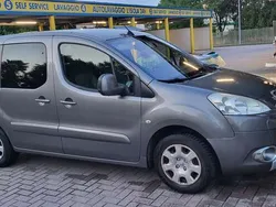 Usata 2011 Peugeot Partner Tepee Comfort Monovolume | 4355 € (Buon prezzo)