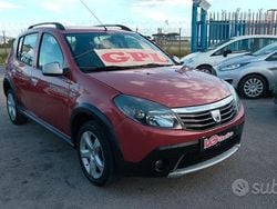 Rosso Usata 2011 Dacia Sandero Stepway Tre volumi | 3499 € (Ottimo prezzo)