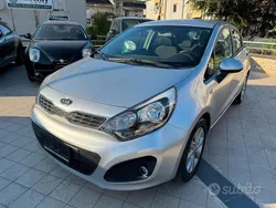Grigio Usata 2011 Kia Rio EX Tre volumi | 4300 € (Ottimo prezzo)