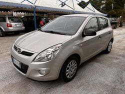 Grigio Usata 2009 Hyundai i20 Comfort Tre volumi | 6999 €