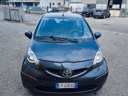 Grigio Usata 2005 Toyota Aygo Due volumi | 2750 € (Buon prezzo)