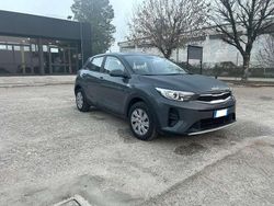 Grigio Usata 2022 Kia Stonic Urban SUV | 12.800 € (Buon prezzo)