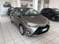 Grigio Usata 2020 Toyota Yaris Active Tre volumi | 10.800 € (Super prezzo)