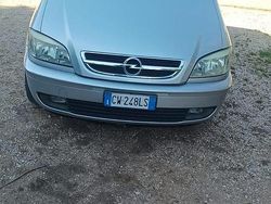 Grigio Usata 2015 Opel Zafira Tre volumi | 2500 €