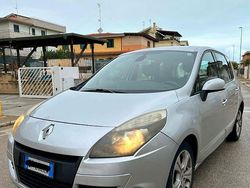 Grigio Usata 2010 Renault Scénic III Monovolume | 3290 € (Ottimo prezzo)