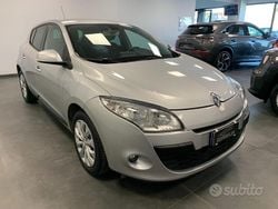 Grigio Usata 2010 Renault Mégane Tre volumi | 7900 € (Molto cara)