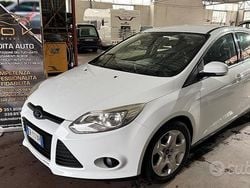 Bianco Usata 2013 Ford Focus Titanium Tre volumi | 4490 € (Ottimo prezzo)