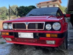 Rosso Usata 1989 Lancia Delta Due volumi | 40.000 €