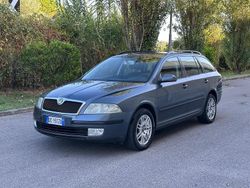 Grigio Usata 2006 Skoda Octavia Elegance Tre volumi | 2000 € (Buon prezzo)
