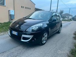Nero Usata 2010 Renault Scénic III Monovolume | 3650 € (Molto cara)