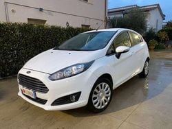 Bianco Usata 2015 Ford Fiesta Business Edition Tre volumi | 7900 € (Buon prezzo)
