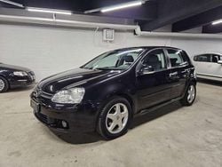 Nero Usata 2007 VW Golf V Comfortline Tre volumi | 3800 € (Buon prezzo)