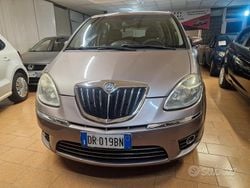 Marrone Usata 2008 Lancia Musa Monovolume | 2950 € (Buon prezzo)