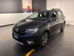Grigio cometa Usata 2018 Dacia Sandero Stepway Tre volumi | 9000 € (Buon prezzo)