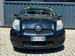 Nero Usata 2009 Toyota Yaris Luxury Tre volumi | 2700 € (Ottimo prezzo)