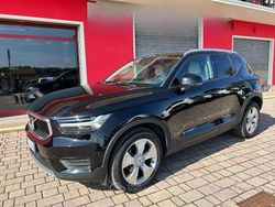 Nero Usata 2020 Volvo XC40 Momentum SUV | 27.800 € (Cara)