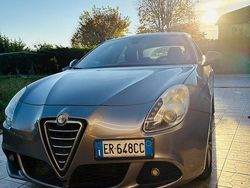 Grigio Usata 2013 Alfa Romeo Giulietta Exclusive Tre volumi | 4500 € (Ottimo prezzo)
