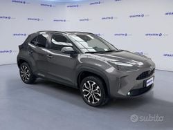 Grigio scuro Usata 2025 Toyota Yaris Cross Trend SUV | 24.490 € (Buon prezzo)
