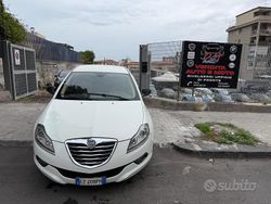 Bianco Usata 2014 Lancia Delta Gold Due volumi | 5800 € (Buon prezzo)