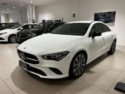 Bianco metallizzato Usata 2020 Mercedes CLA180 Sport Tre volumi | 31.900 € (Buon prezzo)