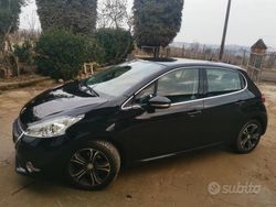Nero Usata 2014 Peugeot 208 Due volumi | 5000 € (Buon prezzo)