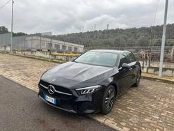 Nero Usata 2023 Mercedes A200 Executive Tre volumi | 29.900 € (Cara)