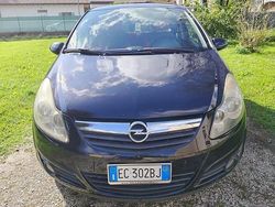 Nero Usata 2010 Opel Corsa Tre volumi | 1800 € (Buon prezzo)