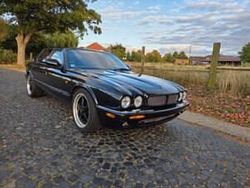 Nero Usata 2000 Jaguar XJR Tre volumi | 9999 €