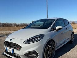 Grigio Usata 2019 Ford Fiesta ST Tre volumi | 14.900 € (Ottimo prezzo)