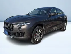 Argento metallizzato Usata 2019 Maserati Levante GranLusso SUV | 45.000 € (Buon prezzo)