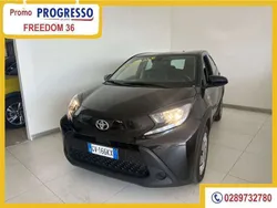 Nero Usata 2024 Toyota Aygo Active Due volumi | 13.490 € (Ottimo prezzo)