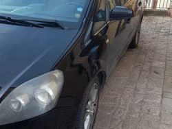 Nero Usata 2006 Opel Zafira Monovolume | 2300 € (Buon prezzo)
