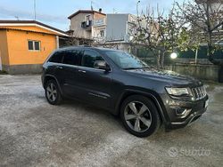 Grigio Usata 2015 Jeep Grand Cherokee Overland SUV | 14.500 € (Buon prezzo)