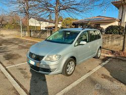 Grigio Usata 2007 VW Touran Monovolume | 3500 € (Buon prezzo)