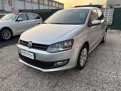 Argento Usata 2012 VW Polo Comfortline Tre volumi | 5900 € (Buon prezzo)