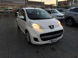 Bianco Usata 2011 Peugeot 107 Active Due volumi | 4990 € (Buon prezzo)