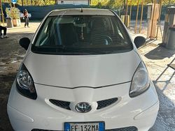 Bianco Usata 2010 Toyota Aygo Connect Style Due volumi | 2900 €