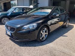 Nero Usata 2016 Volvo V40 Kinetic Station wagon | 10.200 € (Buon prezzo)