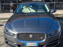 Grigio Usata 2015 Jaguar XE Tre volumi | 11.000 € (Buon prezzo)
