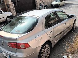 Grigio Usata 2005 Renault Laguna II Tre volumi | 1200 €